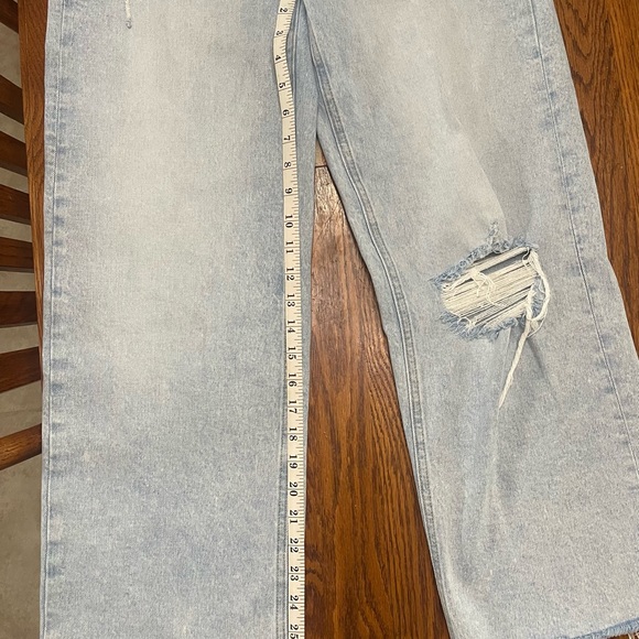 Old Navy Mid-Rise Ripped Wide Leg Jeans-Tilly - Picture 3 of 6
